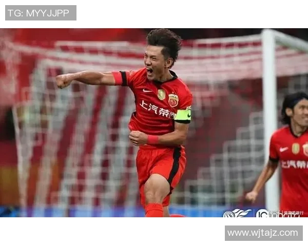 成都足球队以62分稳居锦标赛积分榜首位争夺冠军势头强劲